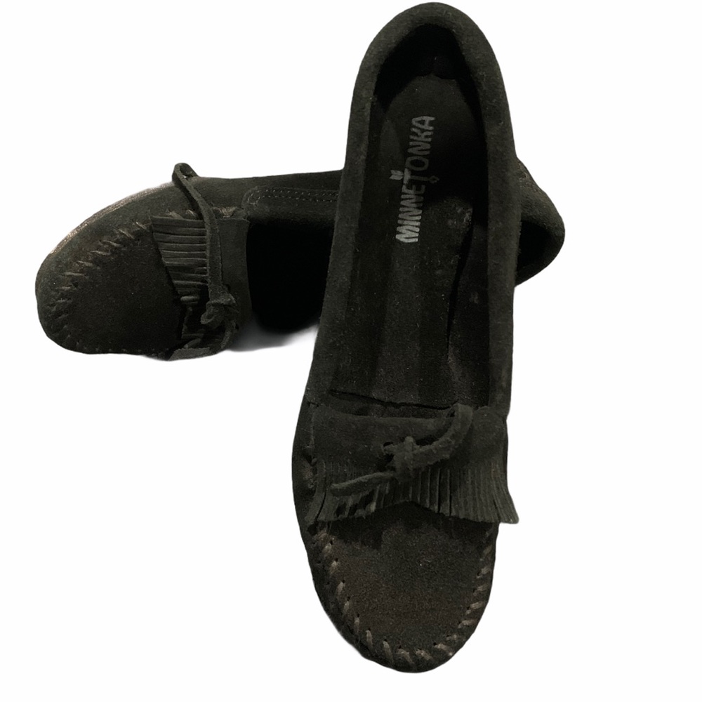 Minnetonka Kilty Wedge Moccasin‎